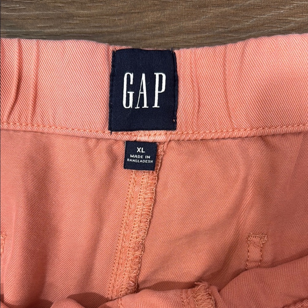 GAP shorts - Picture 2 of 4